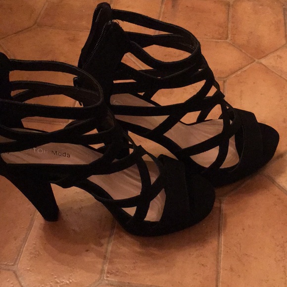 Cross Cross Heels - Picture 1 of 4